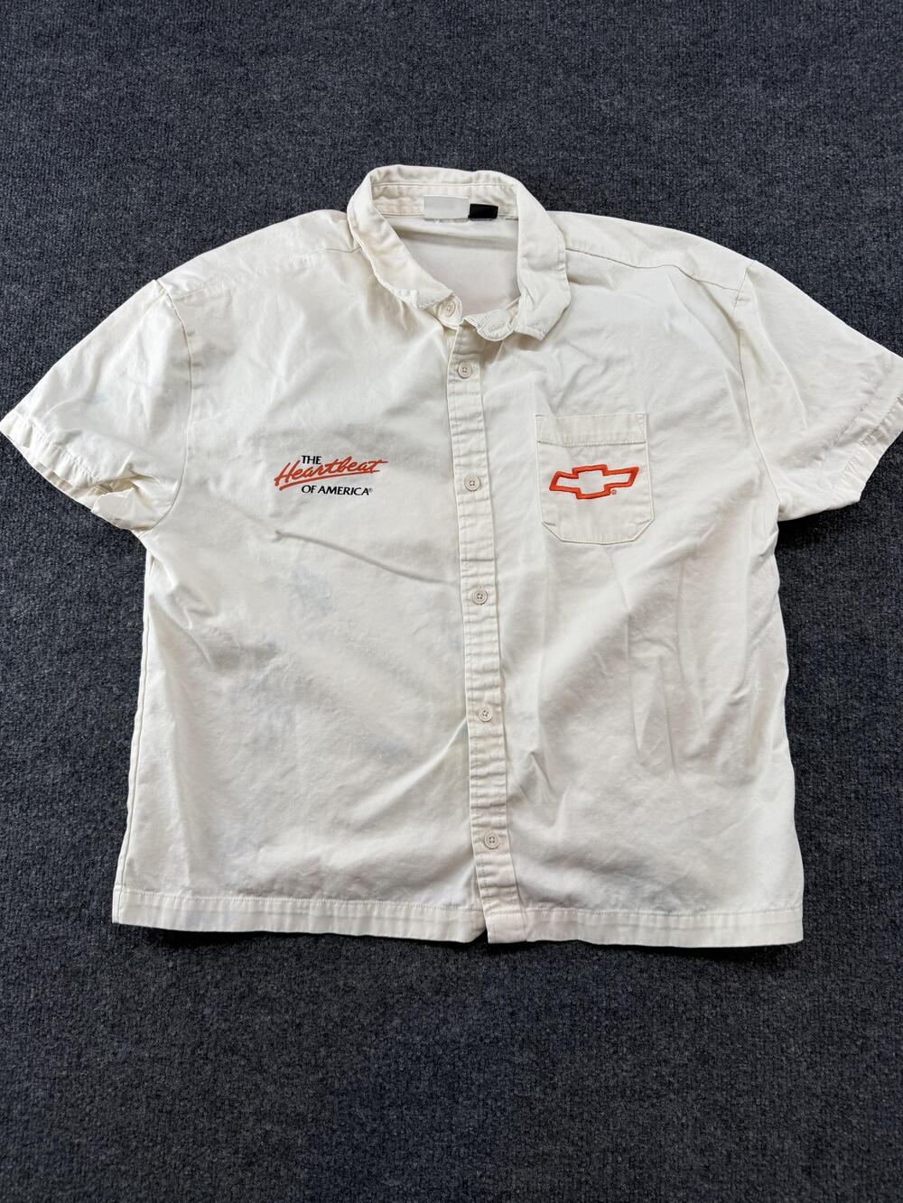 GM Shirt Mens Medium White Chevy Camaro Heartbeat Graphic Button Up Short Sleeve